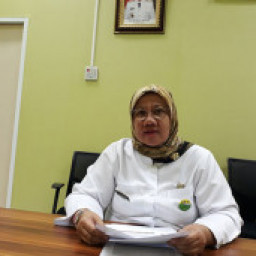 Dr. Reny Hendrawati